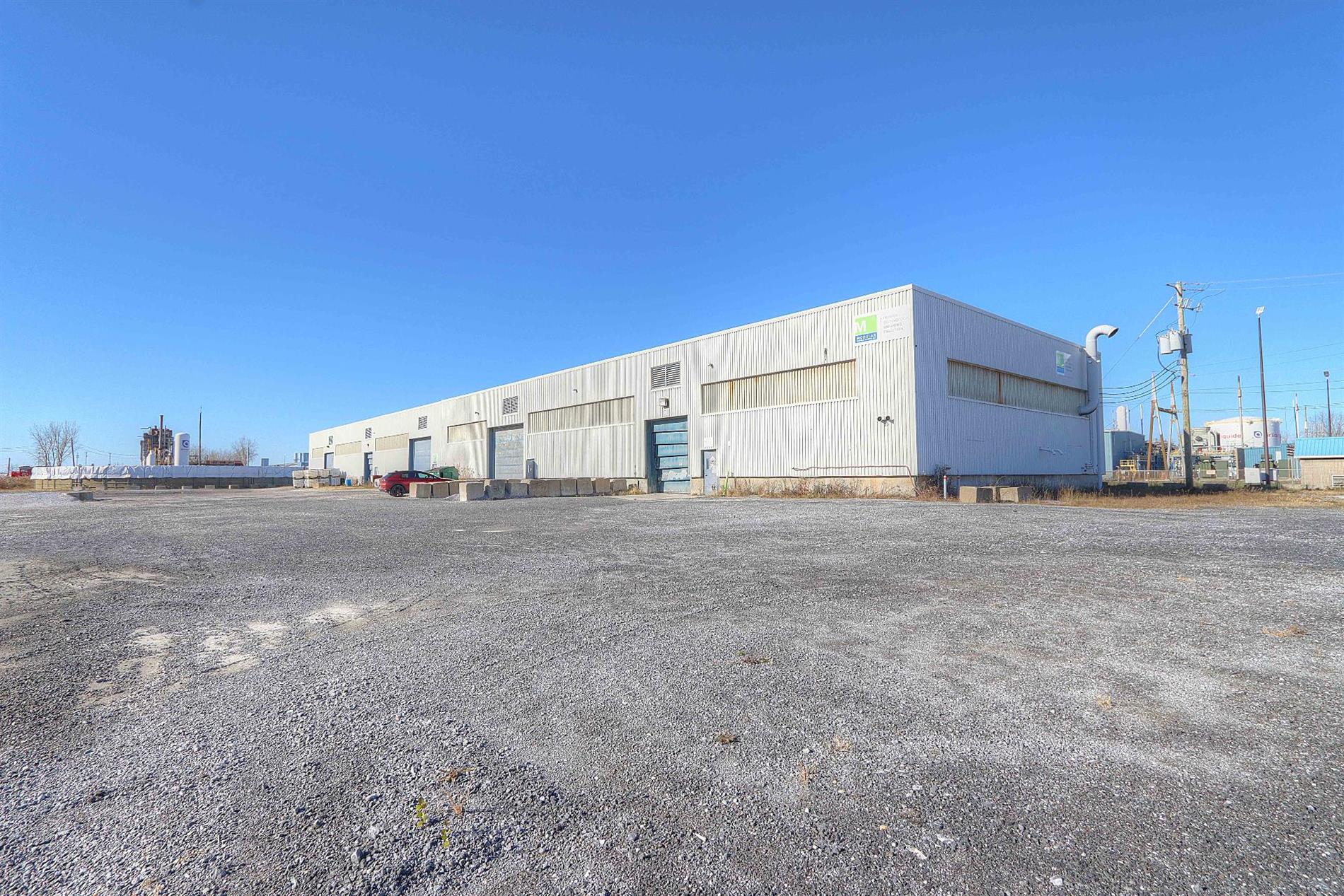 5395 Boul. Raoul-Duchesne — photo 1
