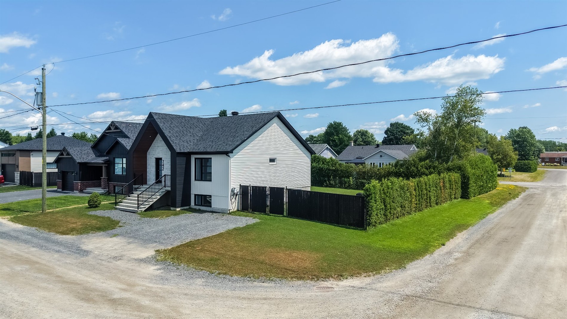 742 Rue des Bâtisseurs — photo 3