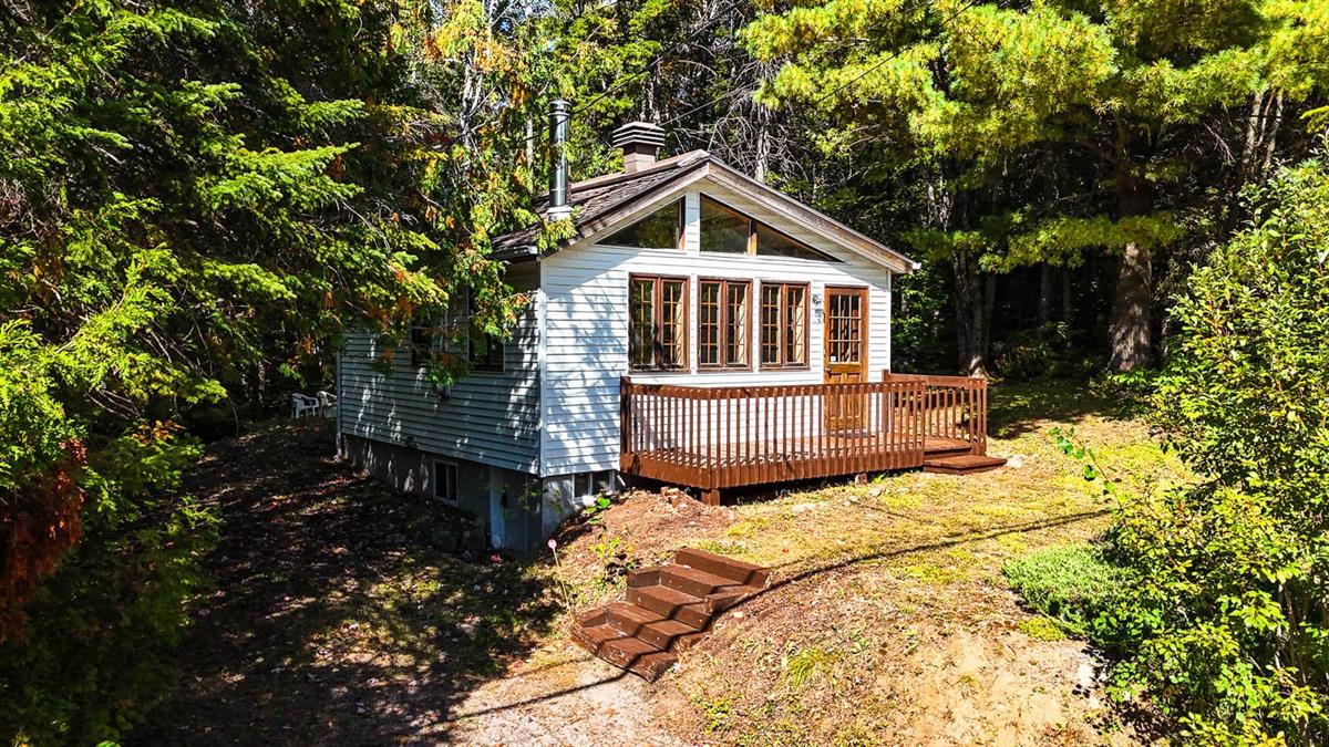 Maison de plain-pied Sainte-Anne-des-Lacs