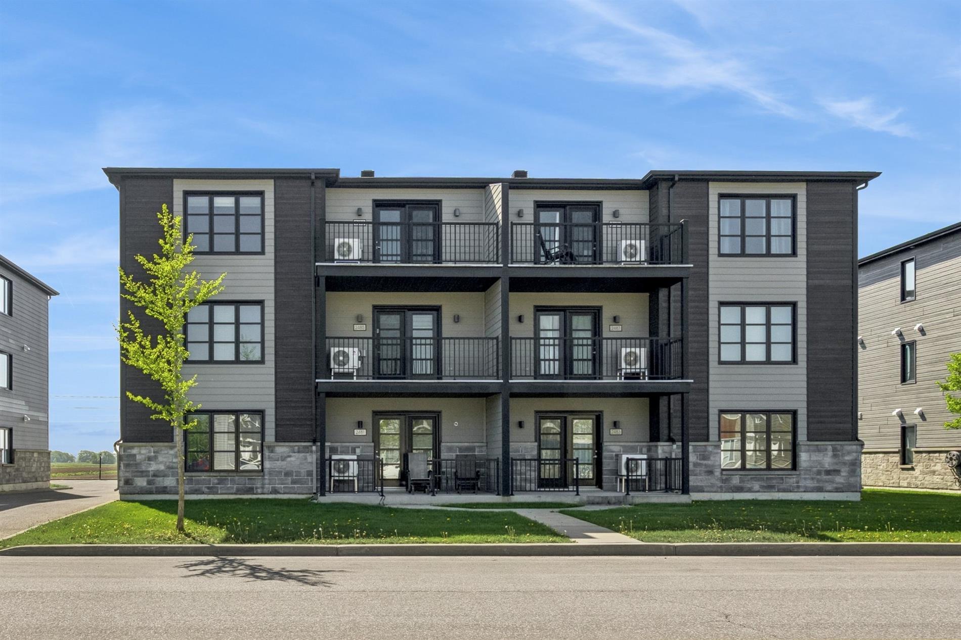 2489 Rue des Seigneurs O. — photo 1