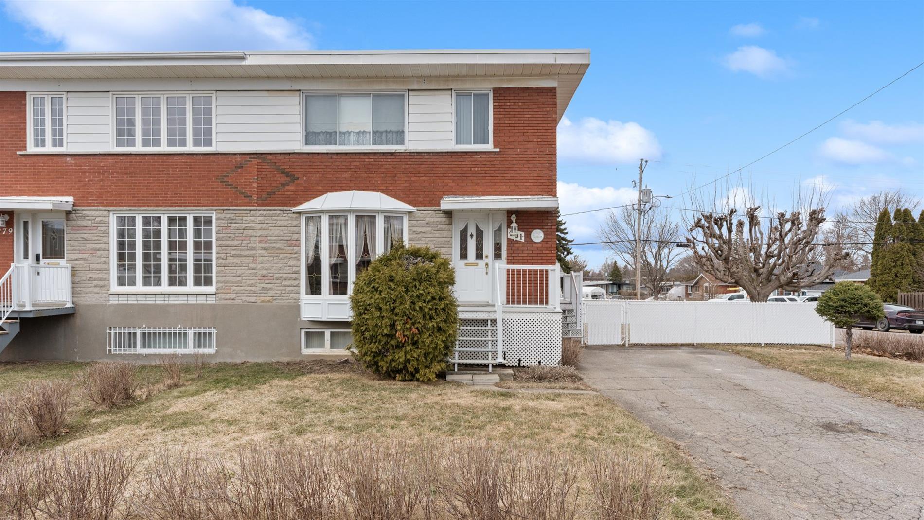 281 Rue Duquette — photo 1