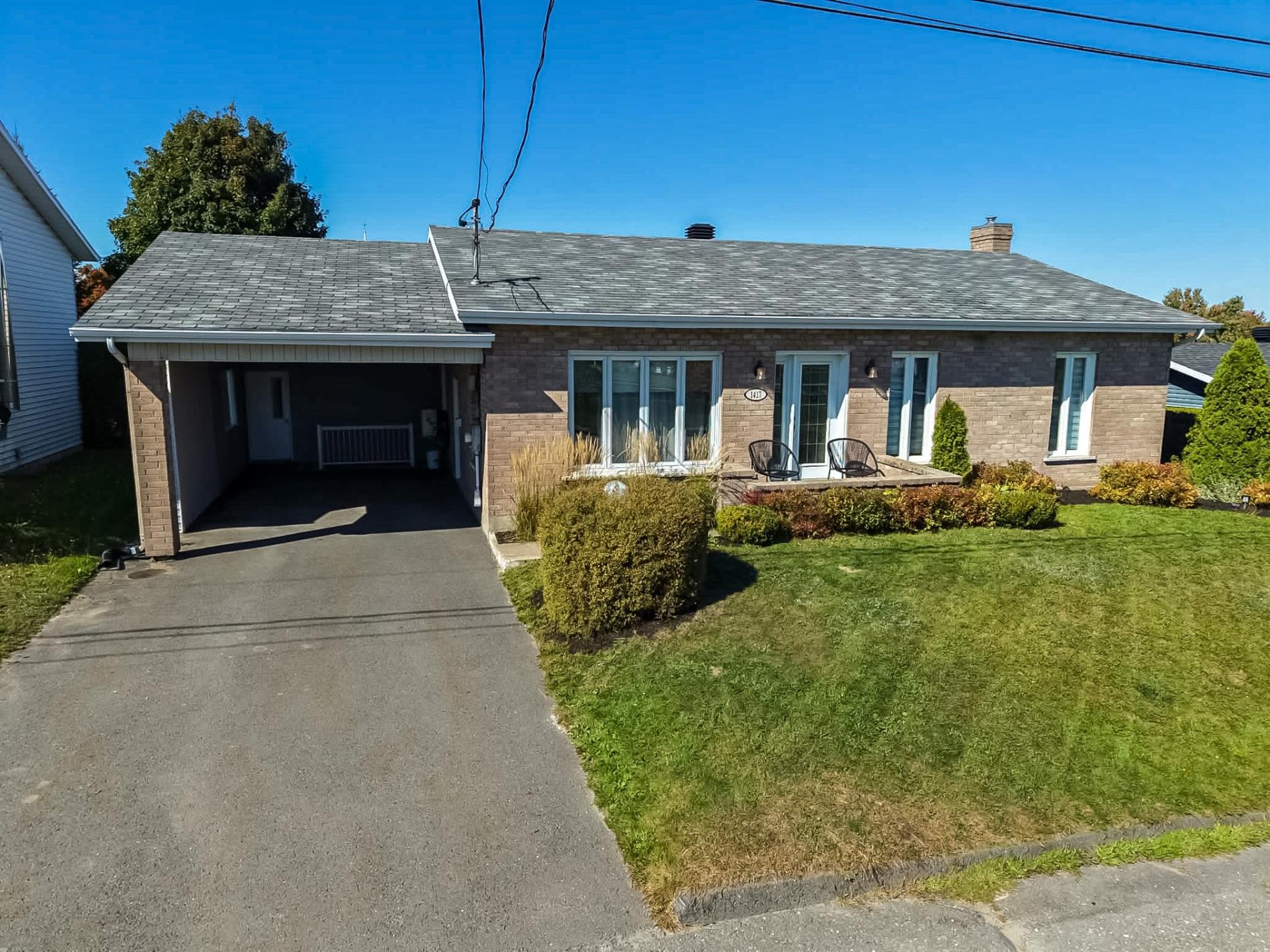 1417 Rue Hébert — photo 1