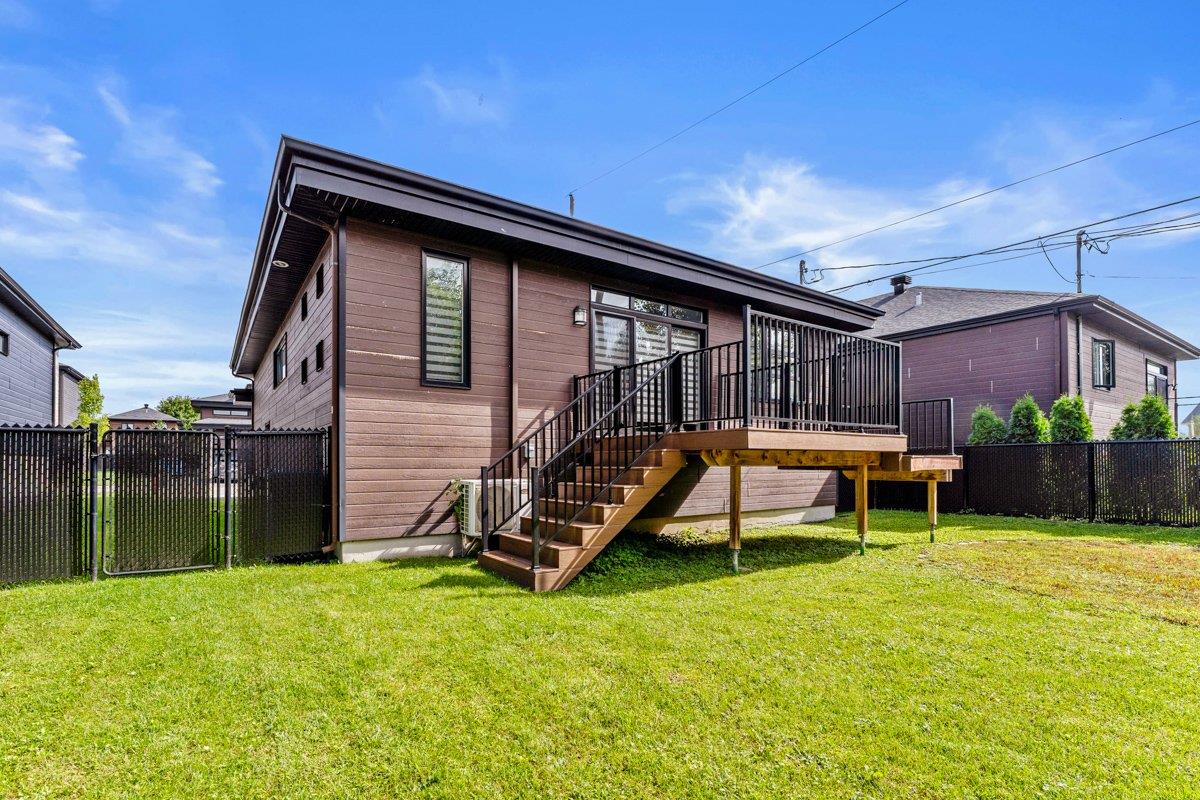 Maison de plain-pied, Mascouche, photo 2 de 25