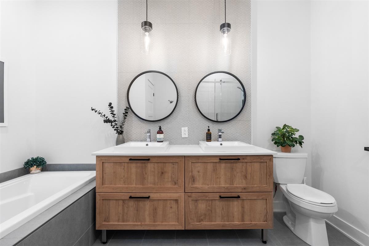 ENSUITE BATH
