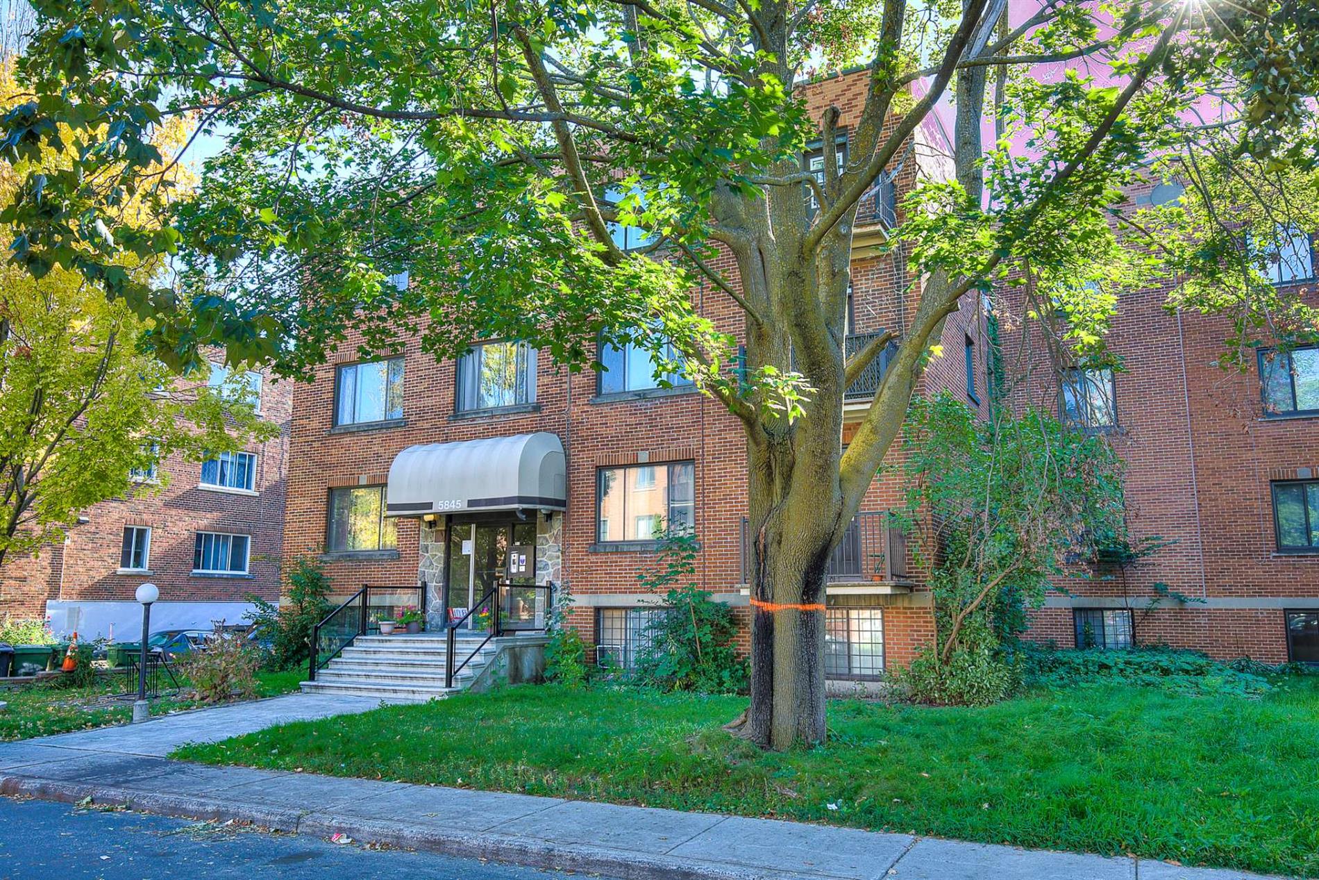 12-5845 Place Decelles — photo 2