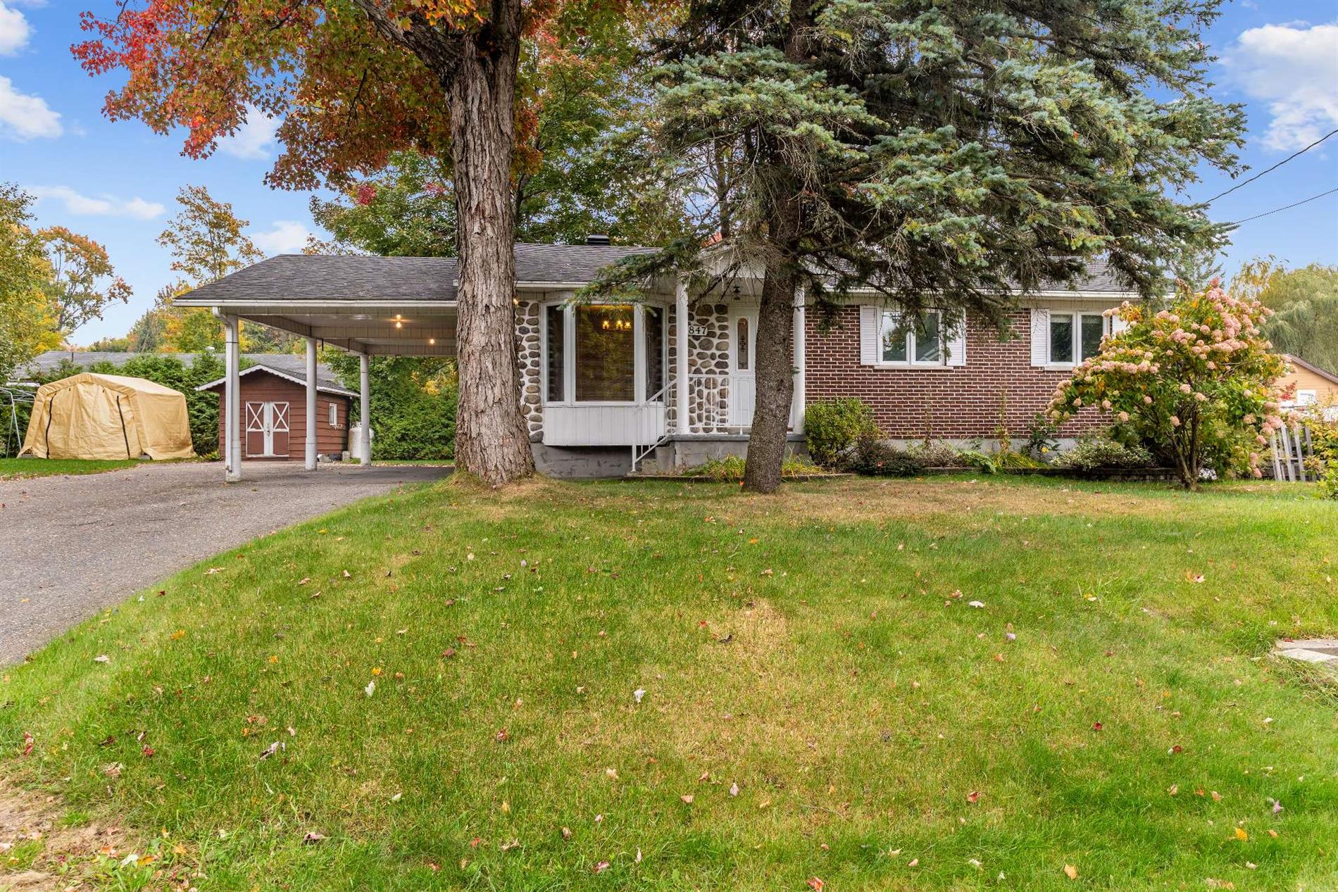 847 Rue Eugène — photo 3