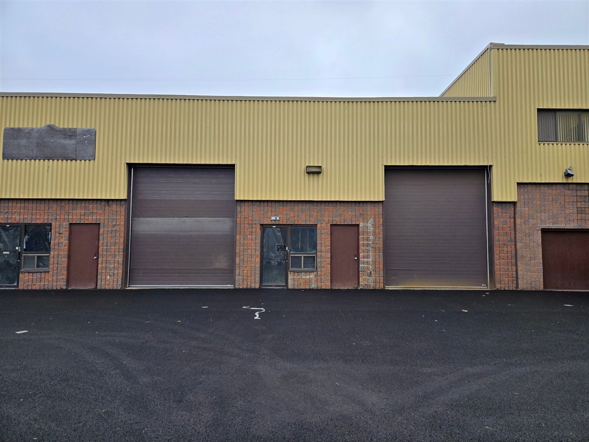 Industrial space leasing - 1537 Desserte Nord Laval (A-440) O., Laval (Chomedey)