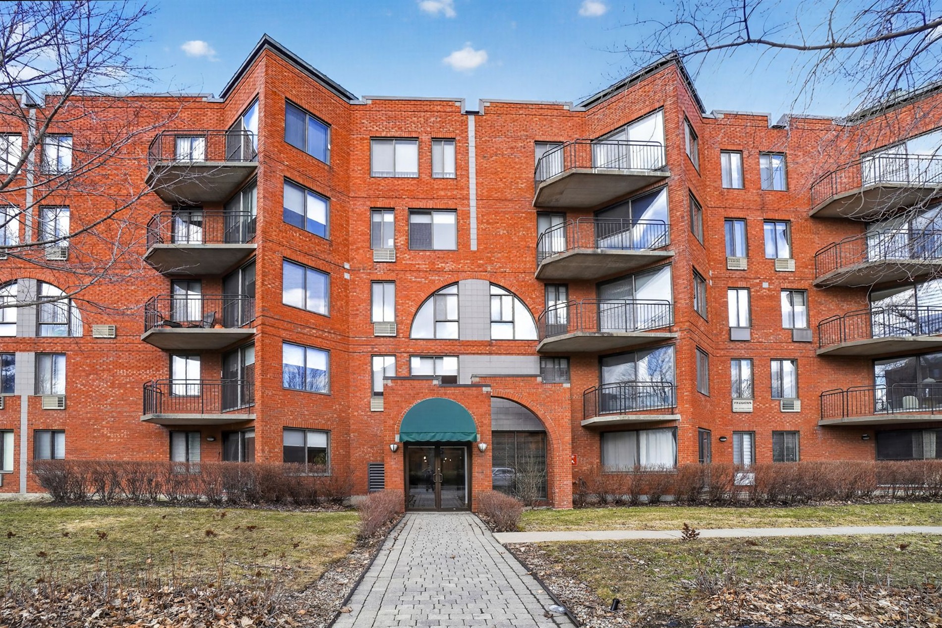 201-8708 Av. André-Grasset — photo 1
