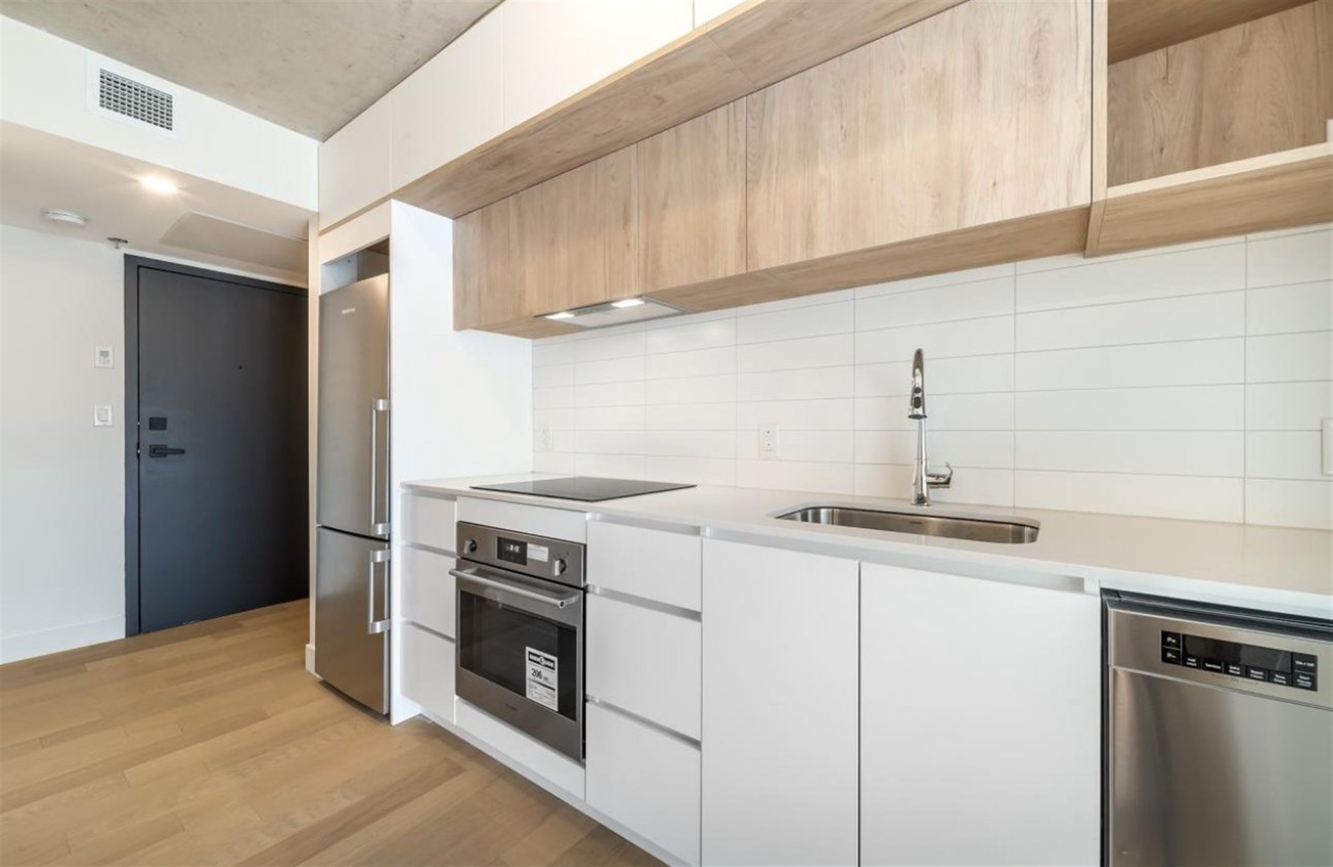 603-1 Av. Viger O. — photo 3