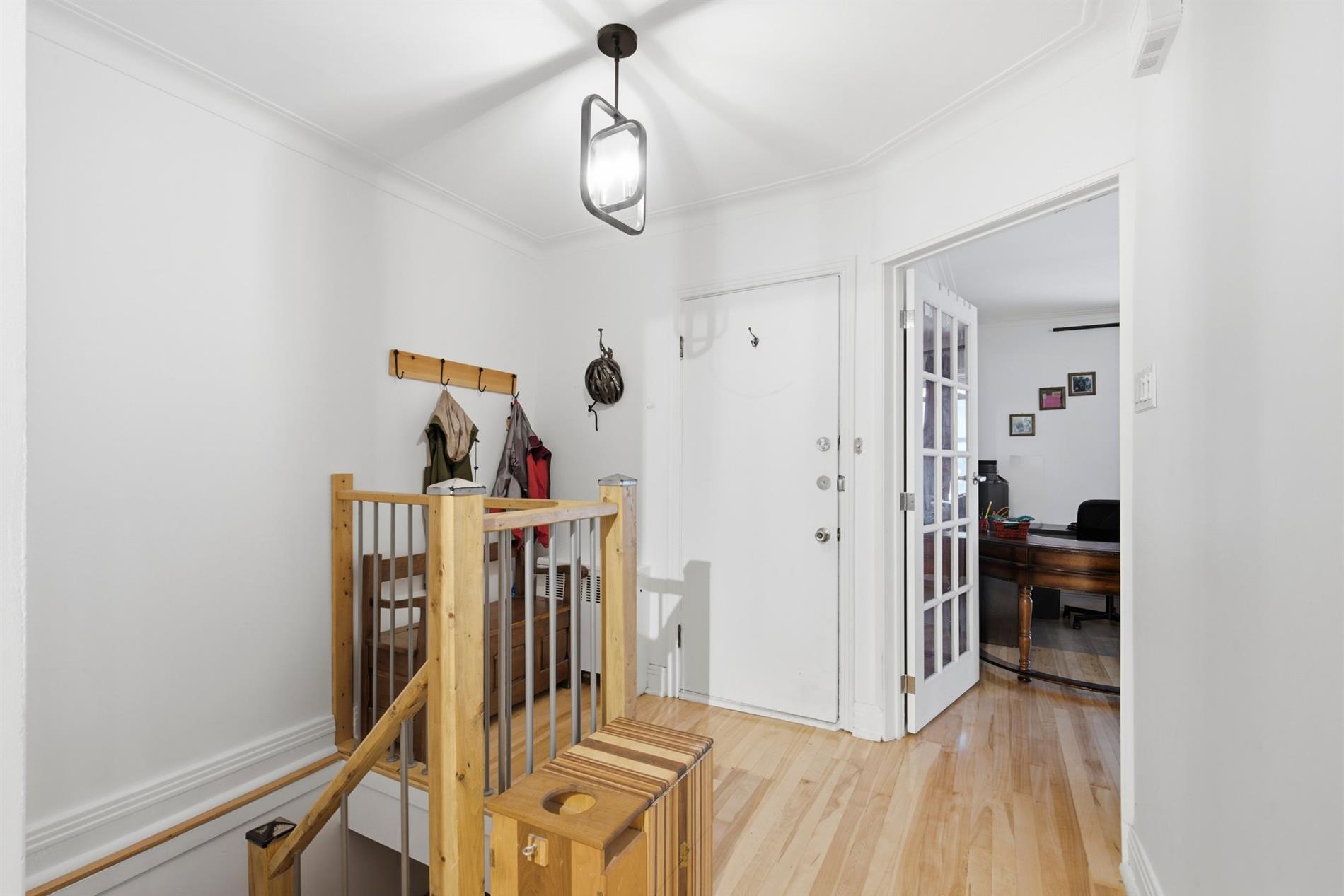 4951 Av. d'Orléans — photo 3