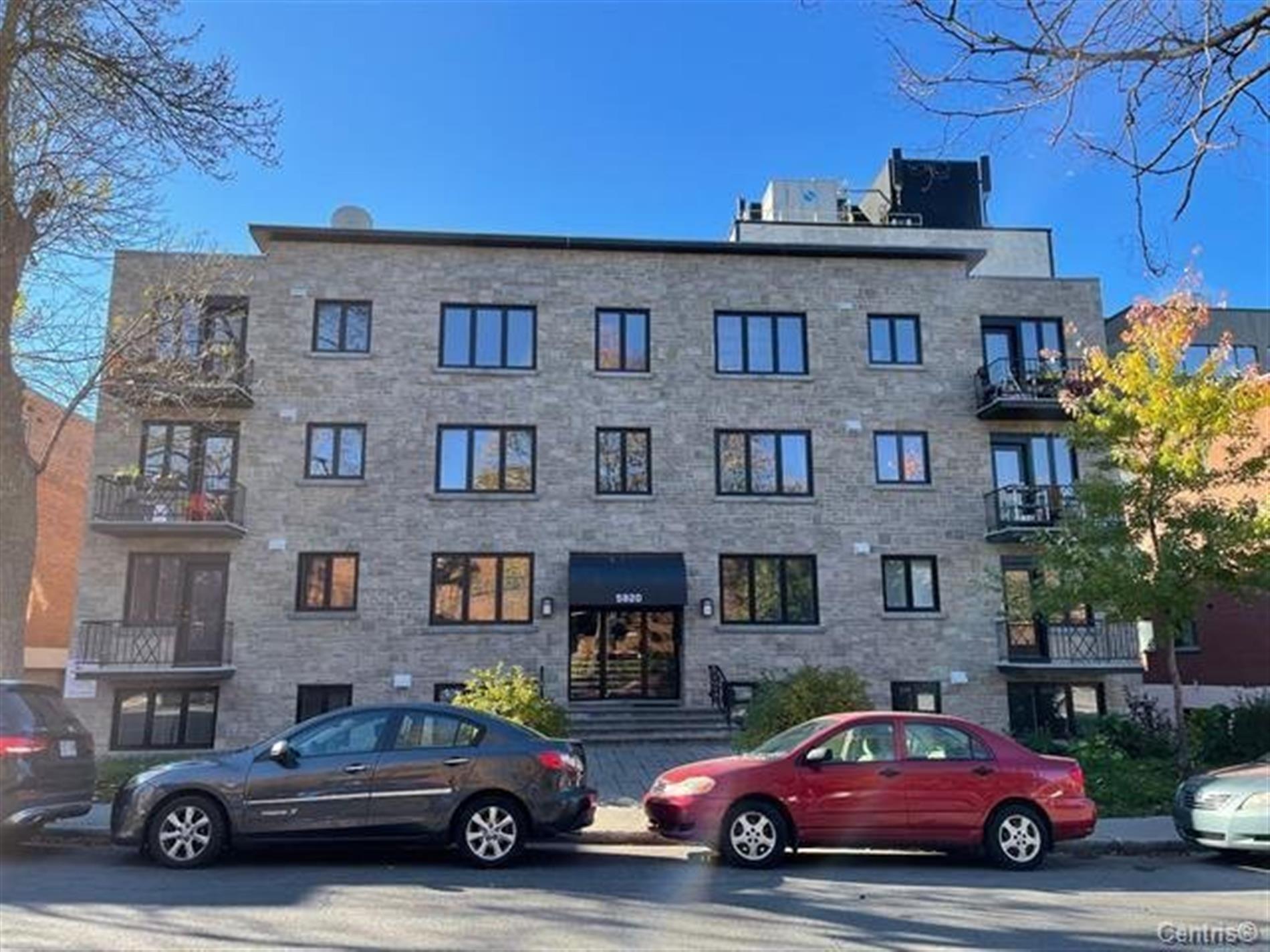 5820 Place Decelles — photo 1