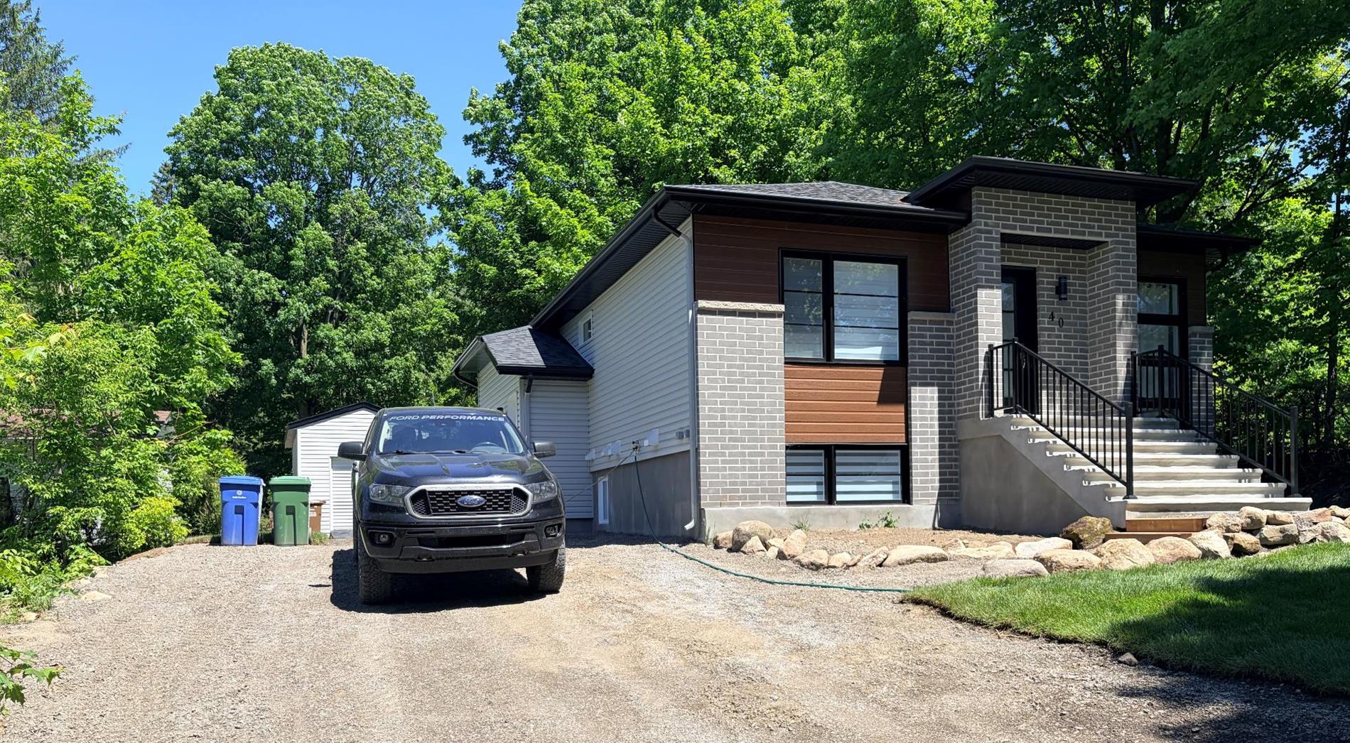 40-40A Rue St-Gilles — photo 1