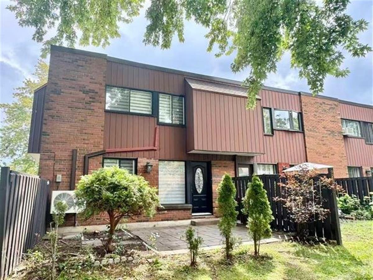 Maison à étages - 92Z Rue Viking, Dollard-Des-Ormeaux