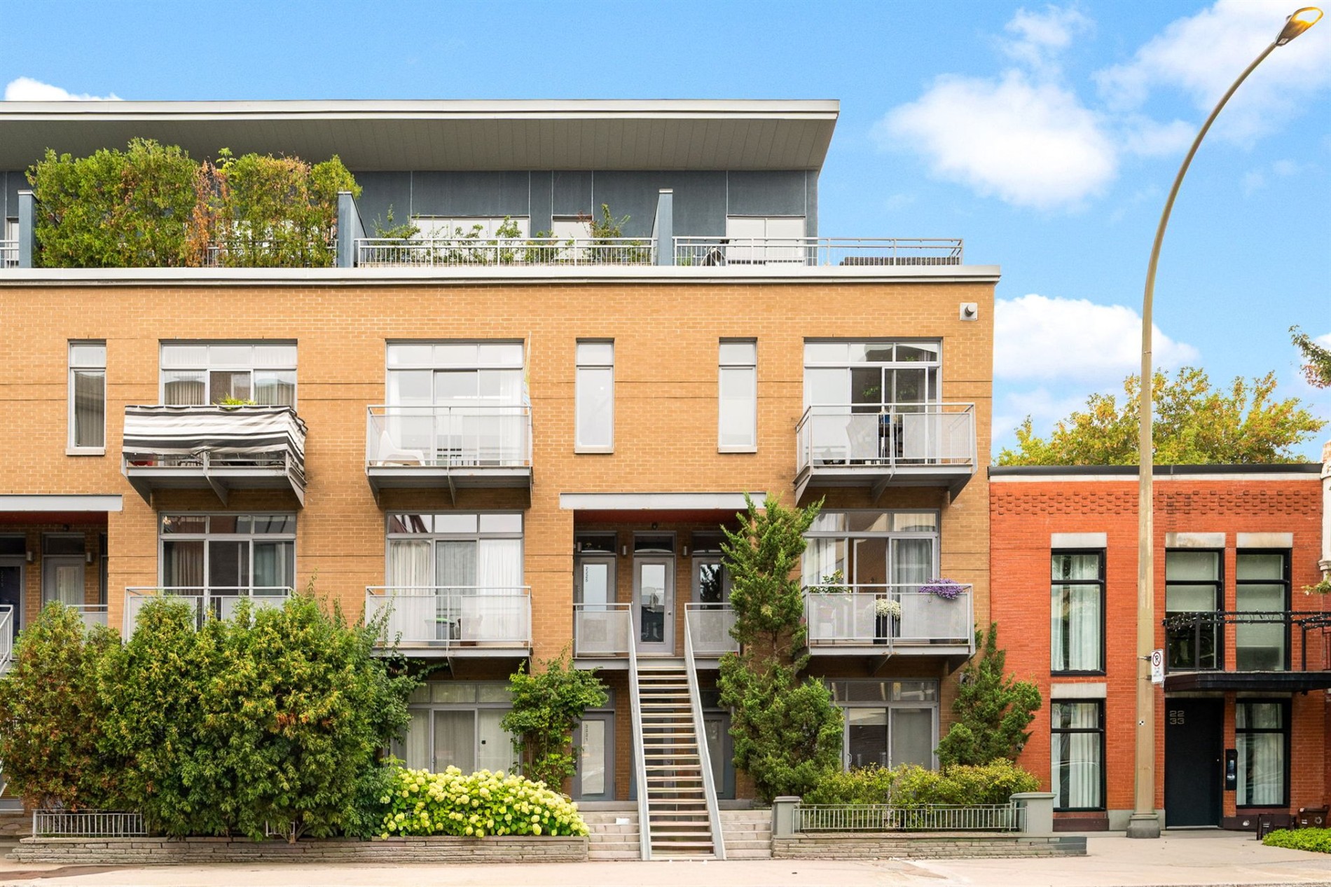 2227 Boul. De Maisonneuve E. — photo 1