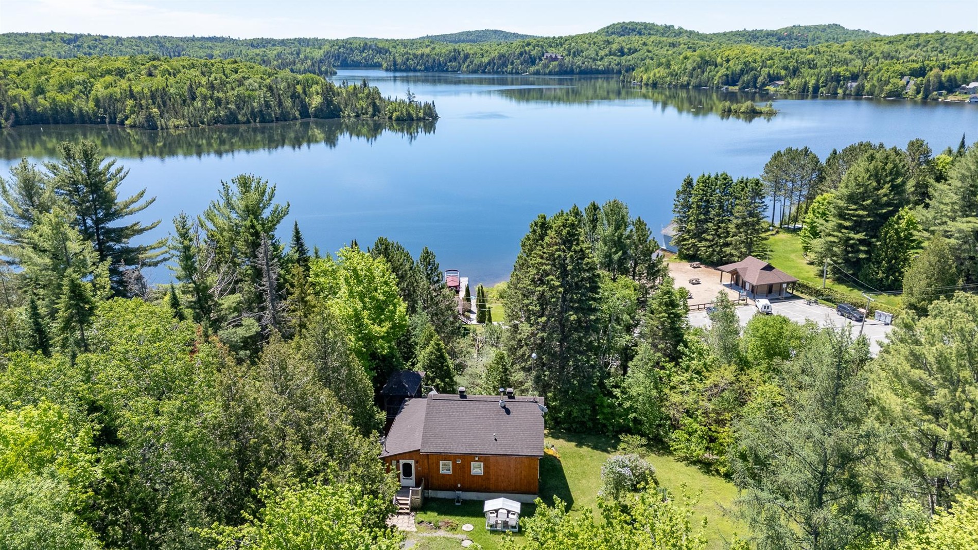 671-681 Ch. des Îles — photo 1