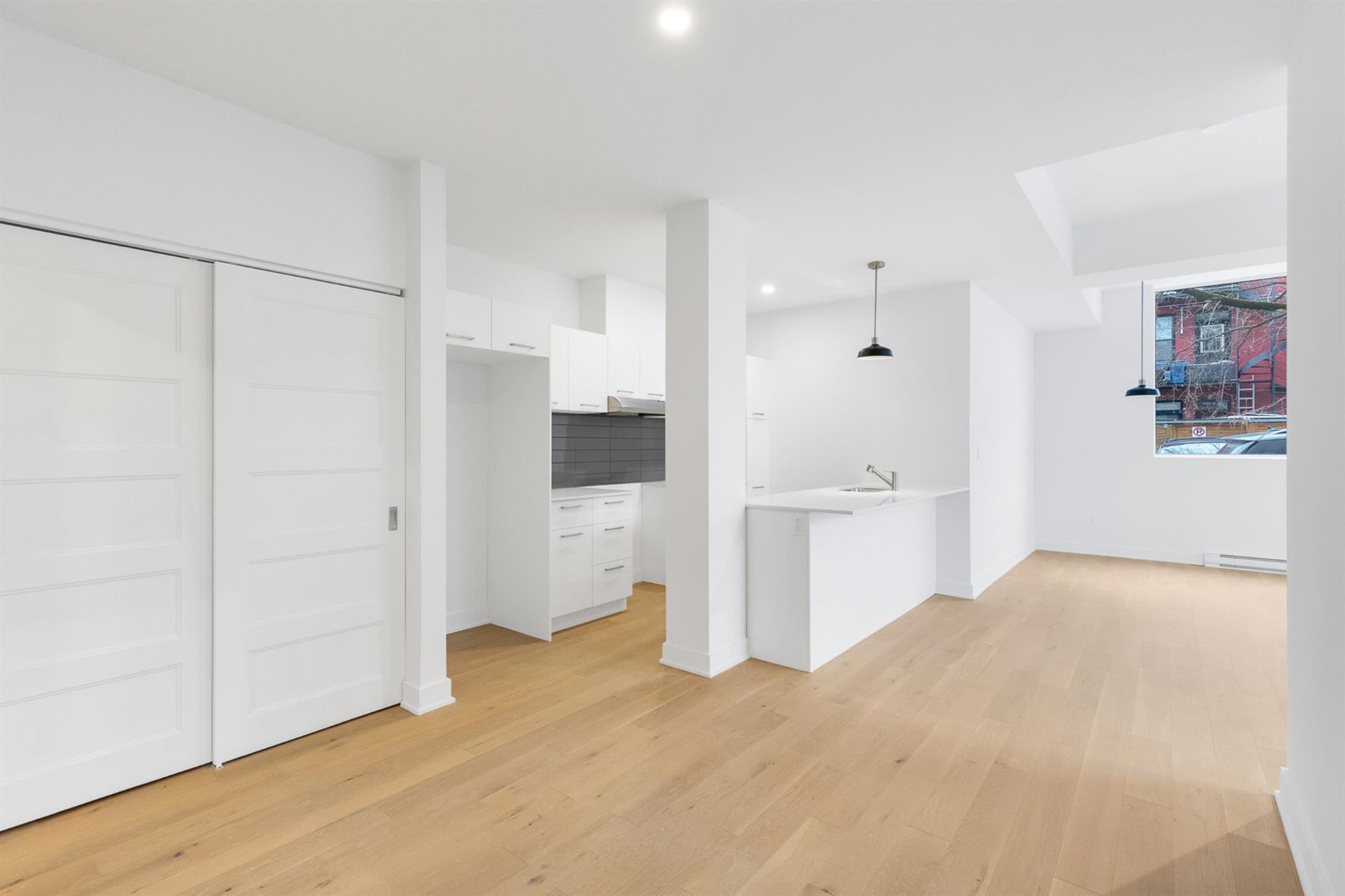 106-5410 Av. Papineau — photo 1
