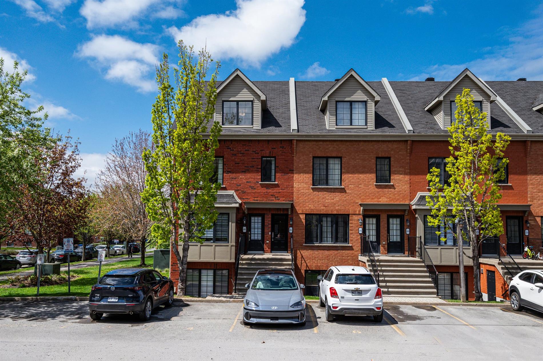 484 Rue Étienne-Lavoie — photo 1