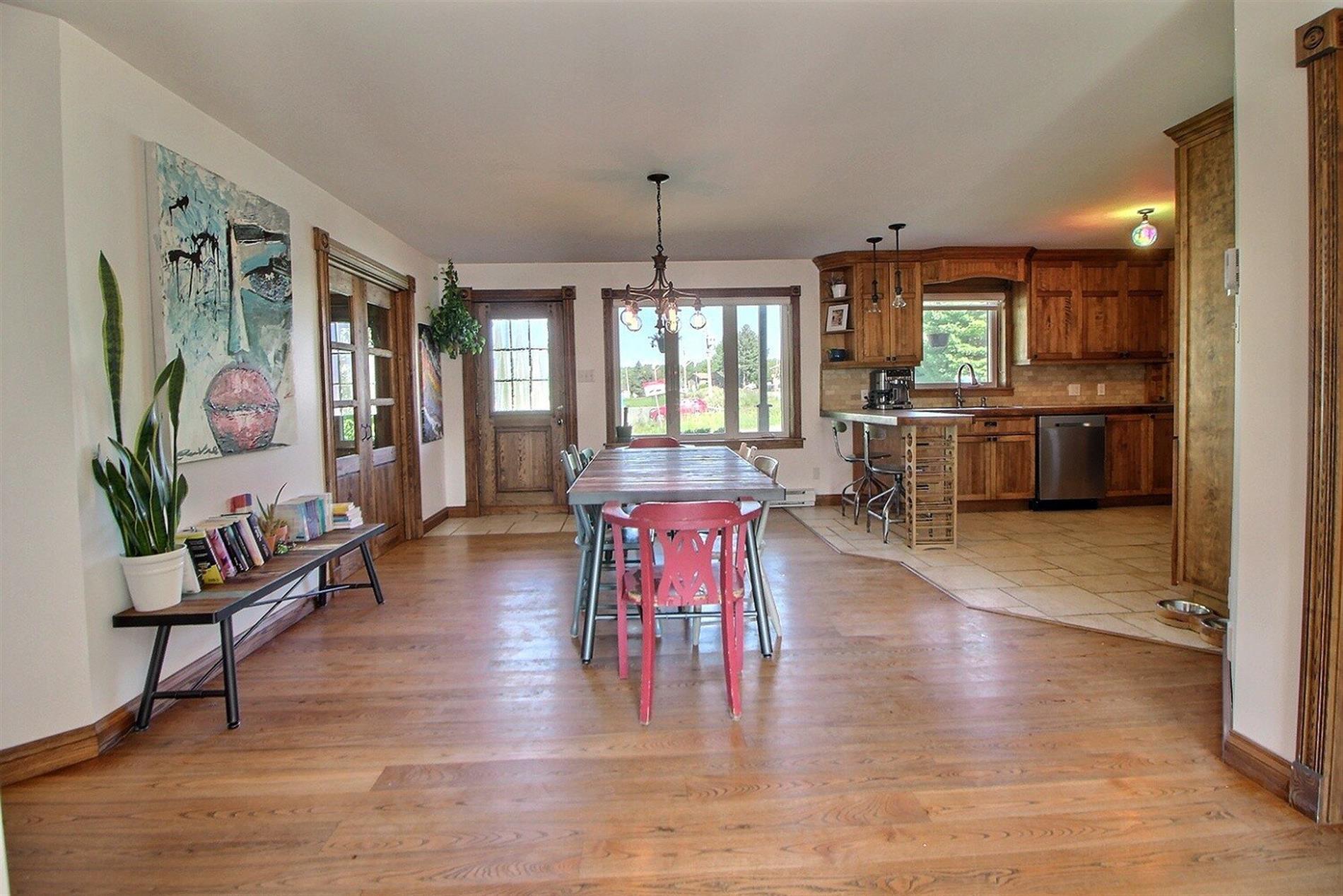 386 Av. Lajoie — photo 3
