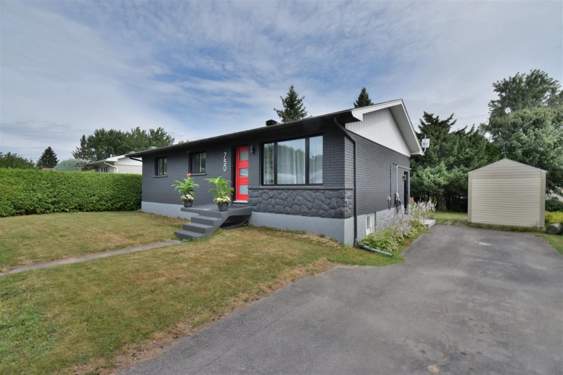 750 Rue Lambert — photo 1