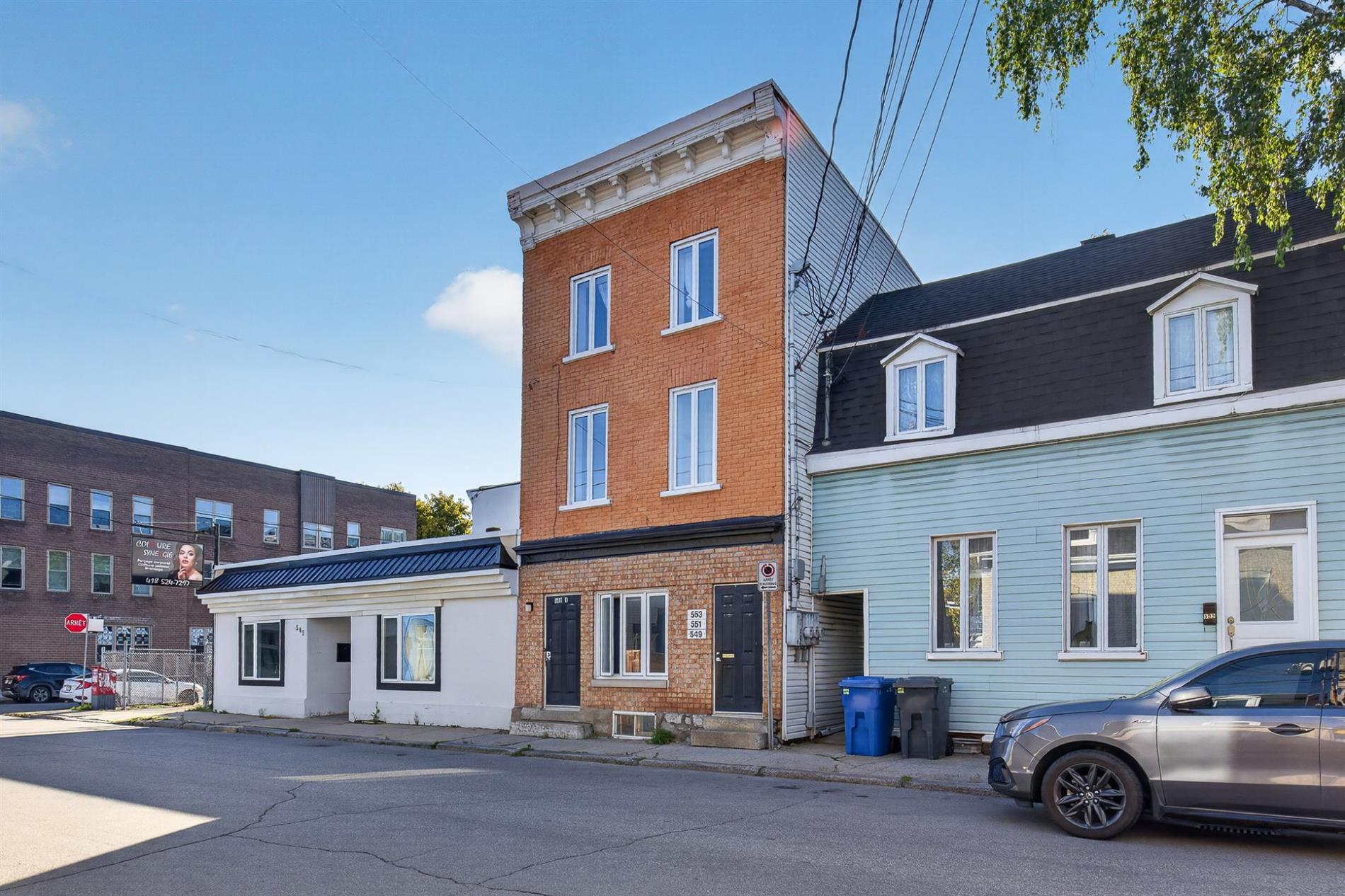 549-553 1/2 Av. des Oblats — photo 2