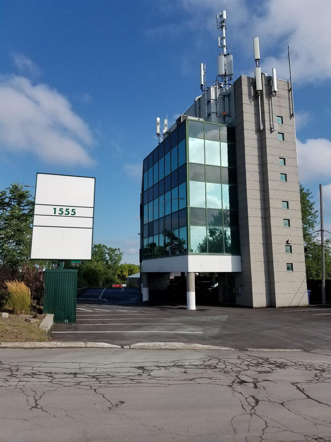 1555 Boul. des Laurentides — photo 2