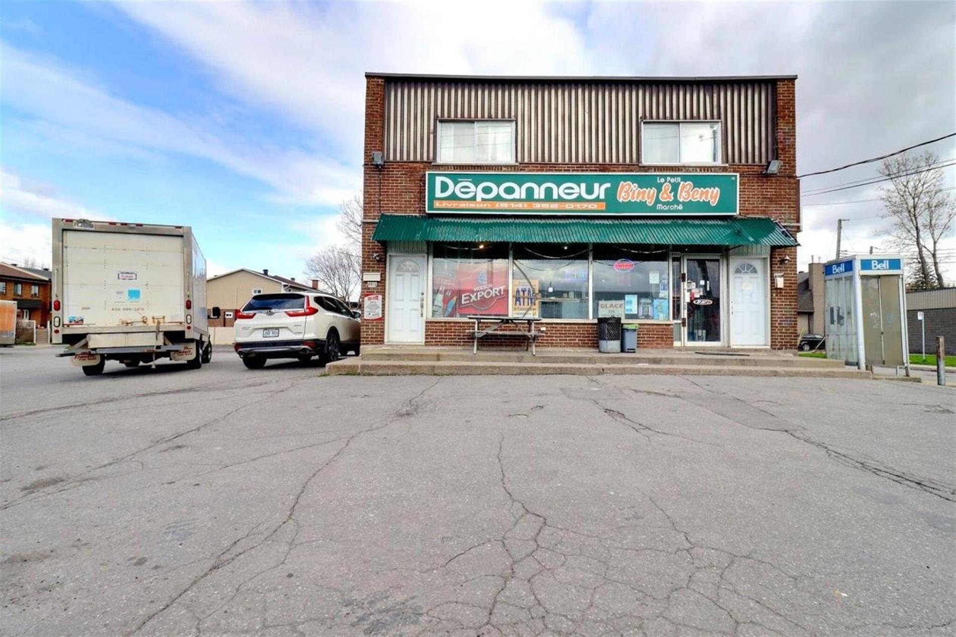 8800-8816 Boul. Métropolitain E. — photo 1