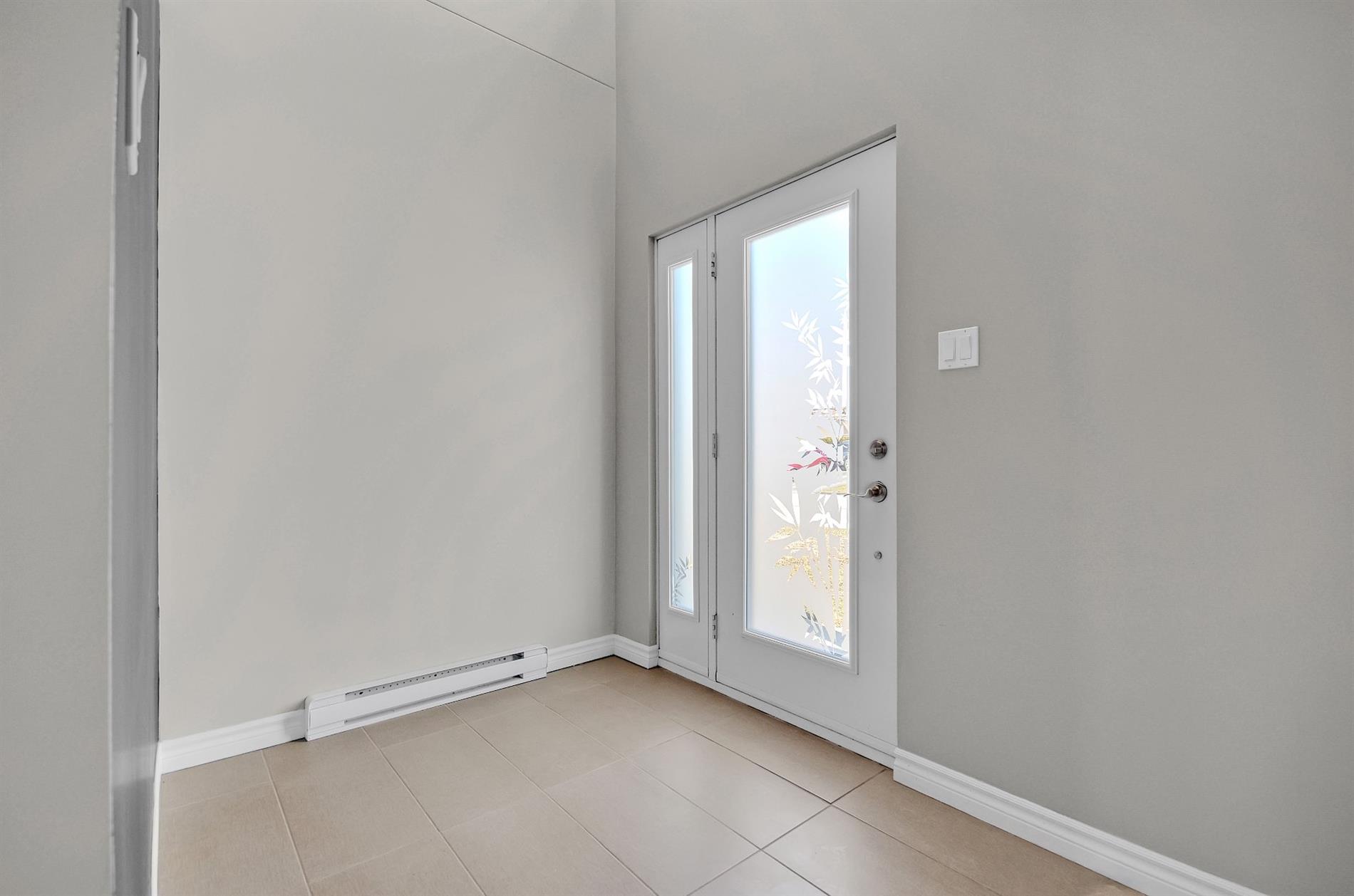 1-522 Av. Belzile — photo 2