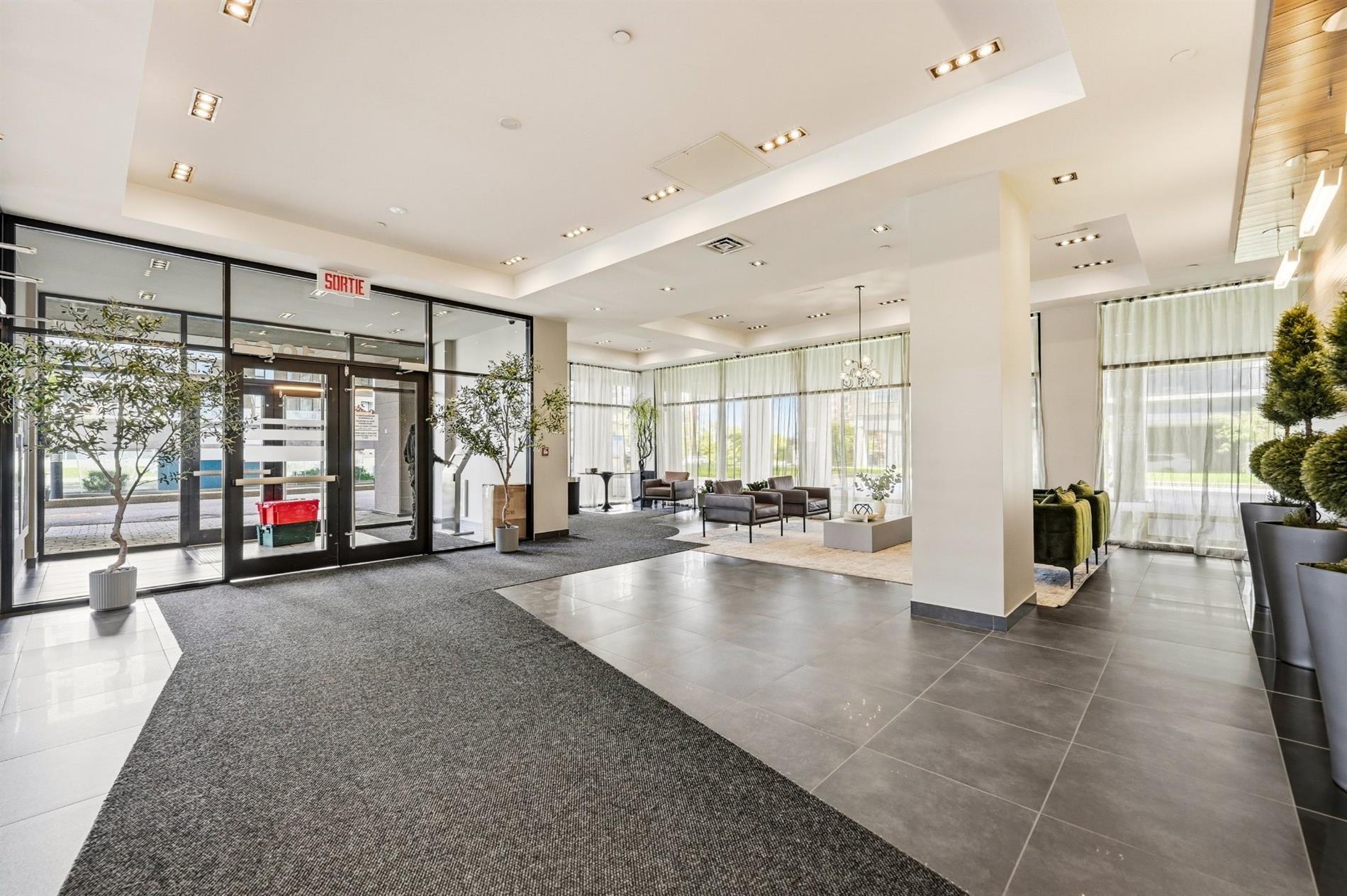 202-1900 Boul. Angrignon — photo 2