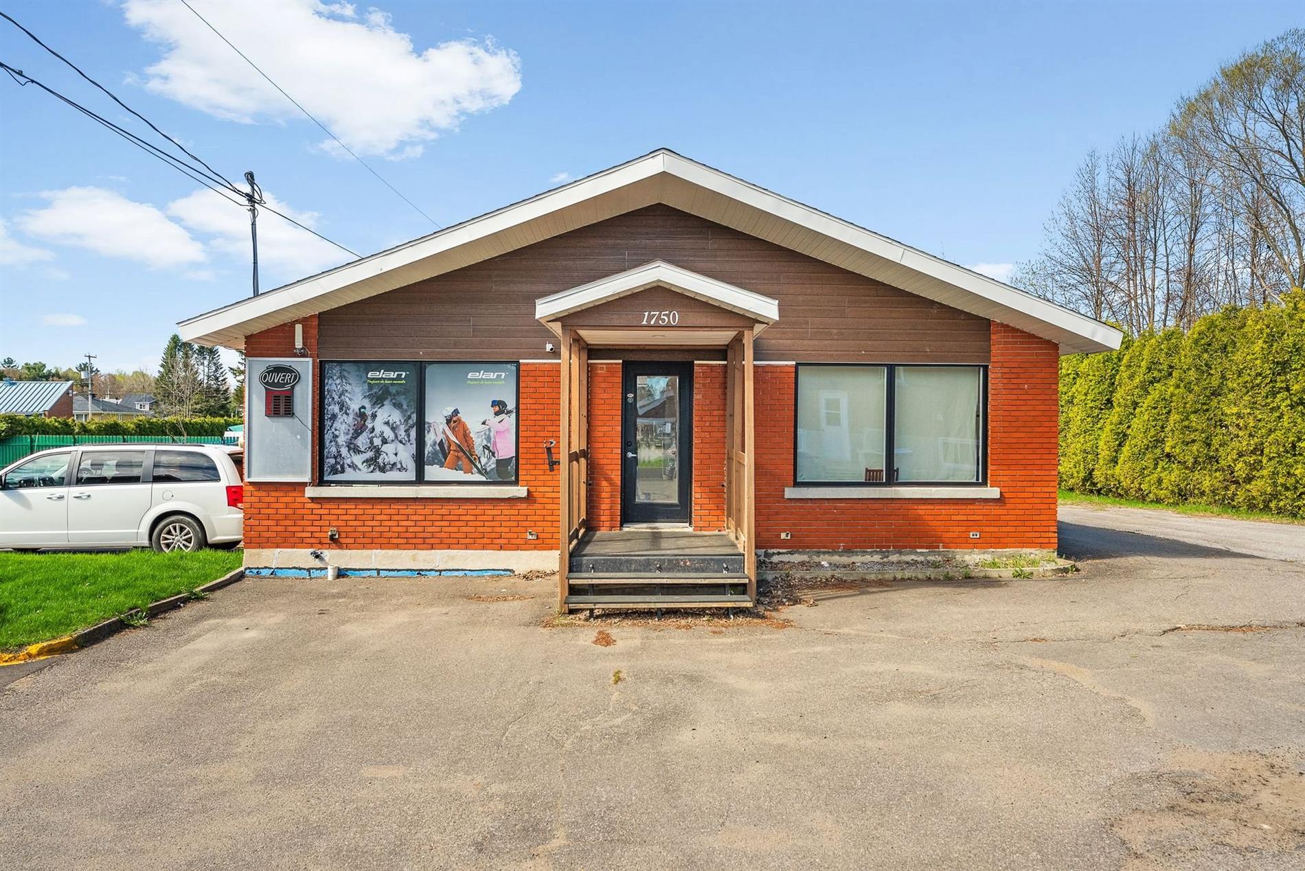 1750 Av. des Hirondelles — photo 3