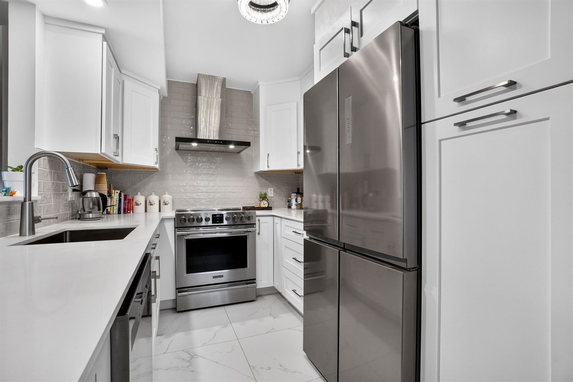 2395 Av. Albert-Murphy — photo 1