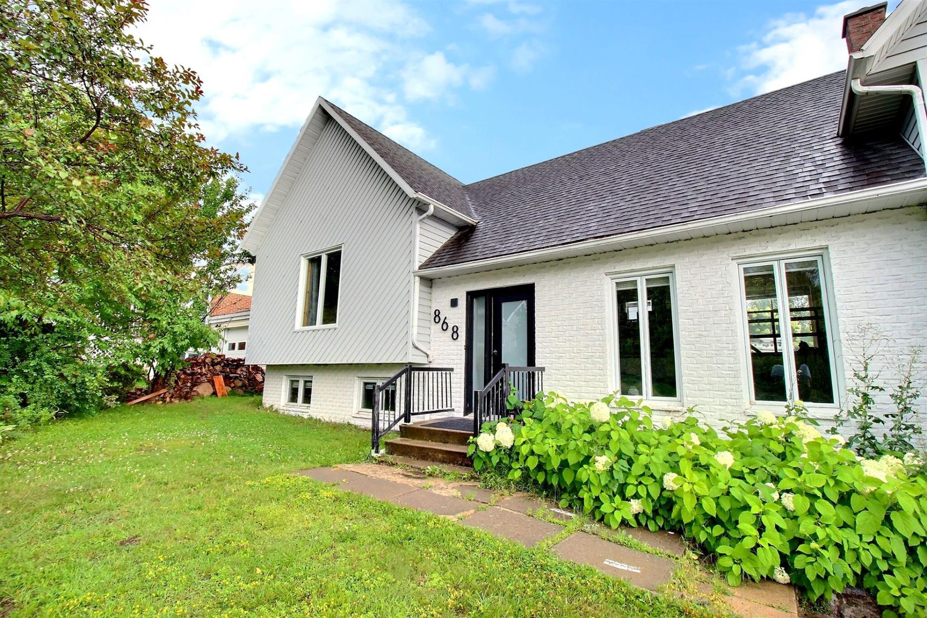 868 Rue St-Joseph — photo 2