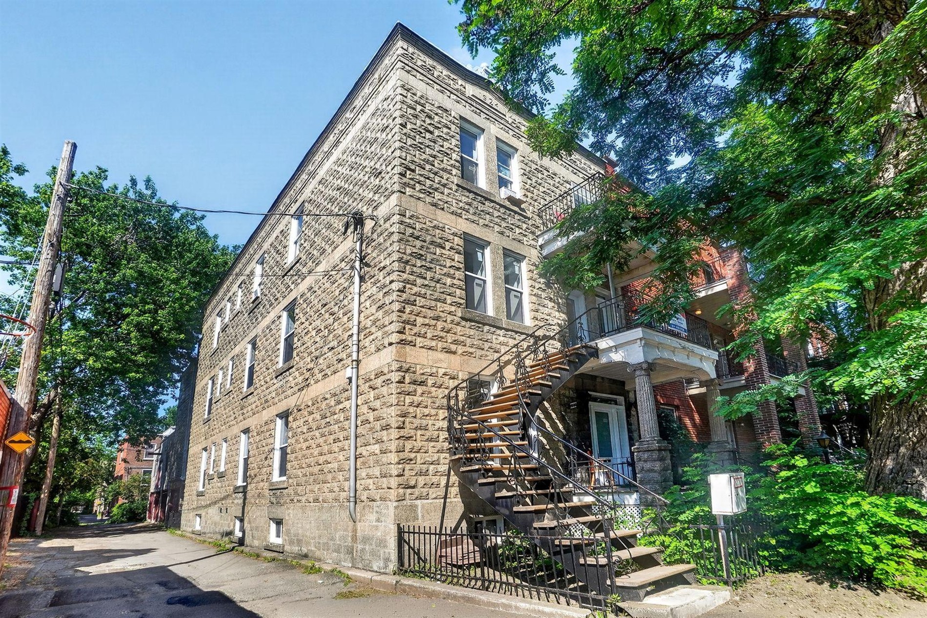 1685-1689 Av. Aird — photo 1