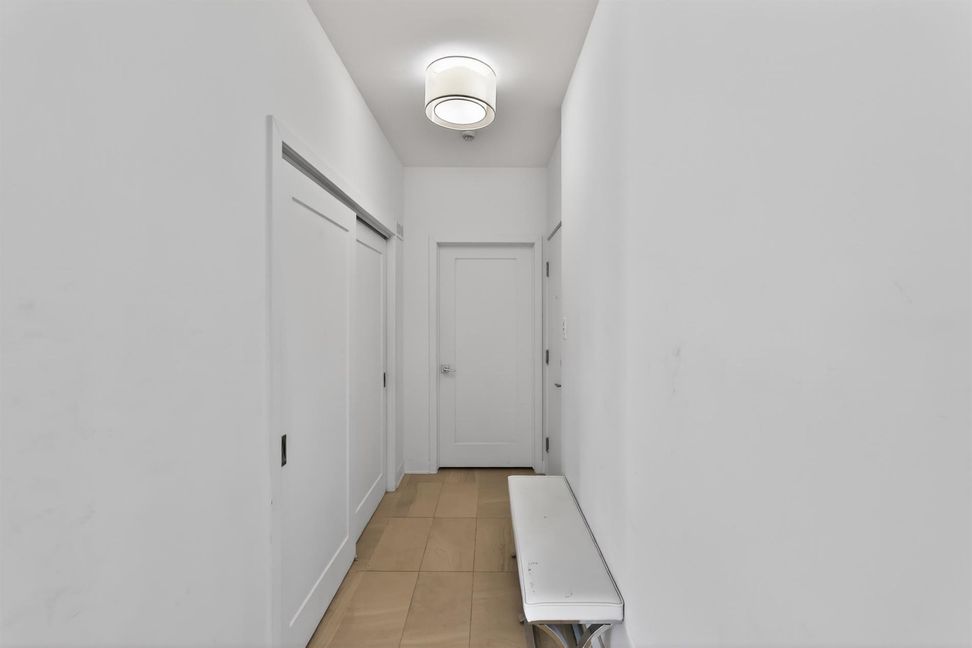 201-1175 Rue Marie-Gérin-Lajoie — photo 2