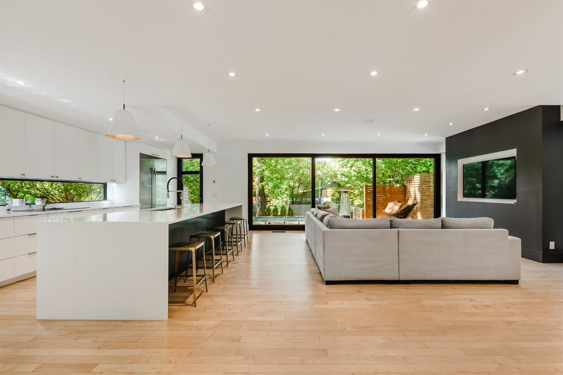 5830 Av. des Cèdres — photo 3
